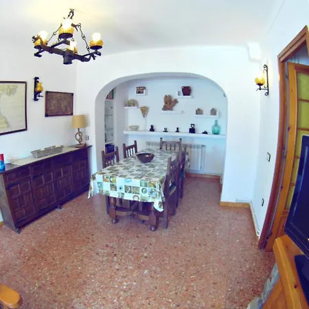 Vacay Montgo, Con Jardin En Apartment *