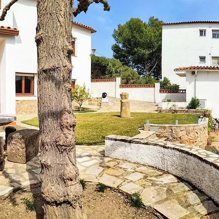 Vacay Montgo, Con Jardin En
