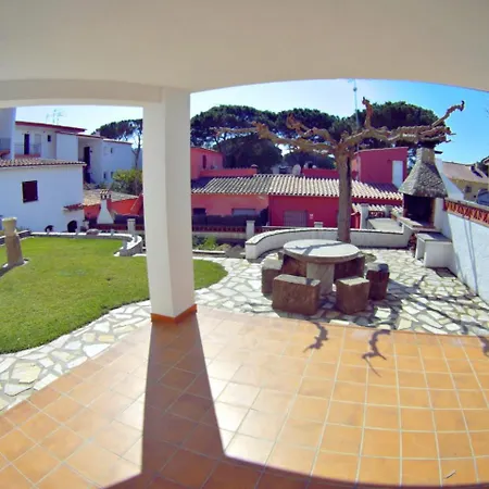 Vacay Montgo, Agradable Jardin! En Costa Brava L'escala! *